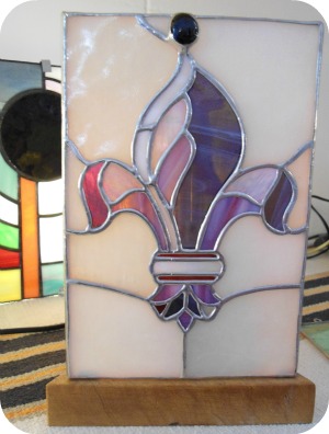 Florence Shopping - Niche Shops - Artigianni stained glass lamp with giglio