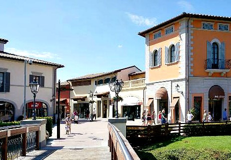 Shopping Tour to Prada and Gucci luxury outlets in Tuscany, Italy