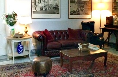 Lounge of Hotel Consigli along the Arno in Florence
