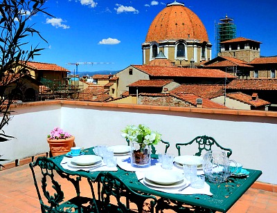 Terrace with view of Medici Chapel Duomo at My Extra Home Guest House