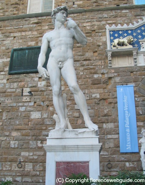 David replica in front of town hall