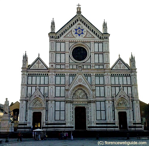 Overlegenhed foran hvid Santa Croce Florence