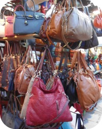 Florence Shopping - Outdoor Markets - Porcellino market bag stall