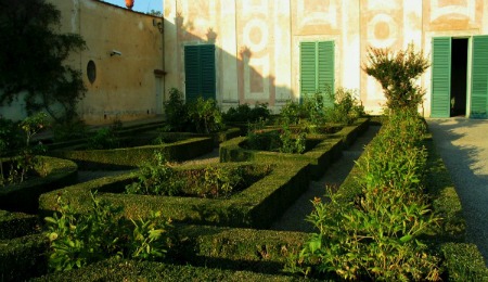 Giardino del Cavaliere and Porcelain Museum entrance