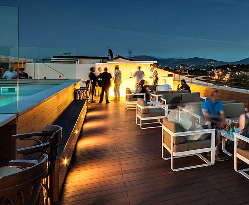 Empireo rooftop pool offers a cocktail hour with buffet and great views of the city!