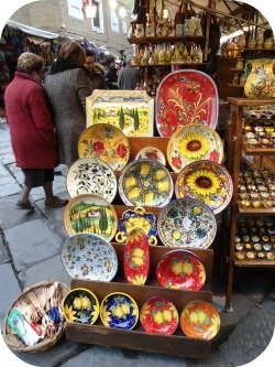 Florence Shopping - Outdoor Markets - San Lorenzo Ceramics Stand