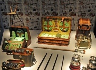 Picnic set by Gucci and other paraphernalia