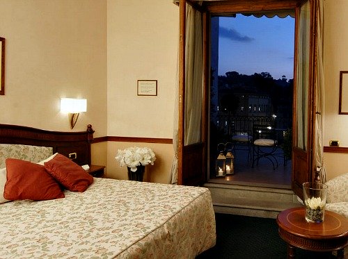 Room with a view and romantic balcony at Hotel degli Orafi