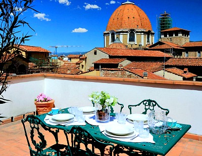 Terrace with view of Medici Chapel Duomo at My Extra Home Guest House