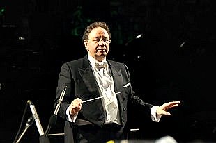 Conductor Giuseppe Lanzetta leads the New Year's Eve concert in Florence
