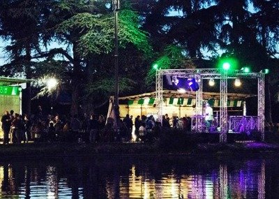 Open air 'OFF bar' is in the Fortezza da Basso garden near the fountain