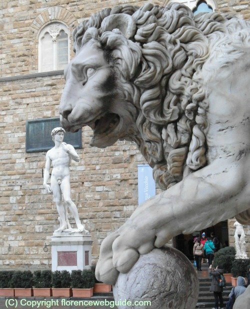 David, the lion and a Medici ball, symbols of Florence