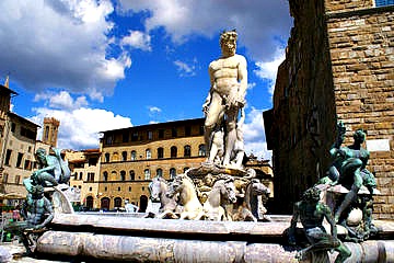 Piazza Signoria, a stop on all Florence tours
